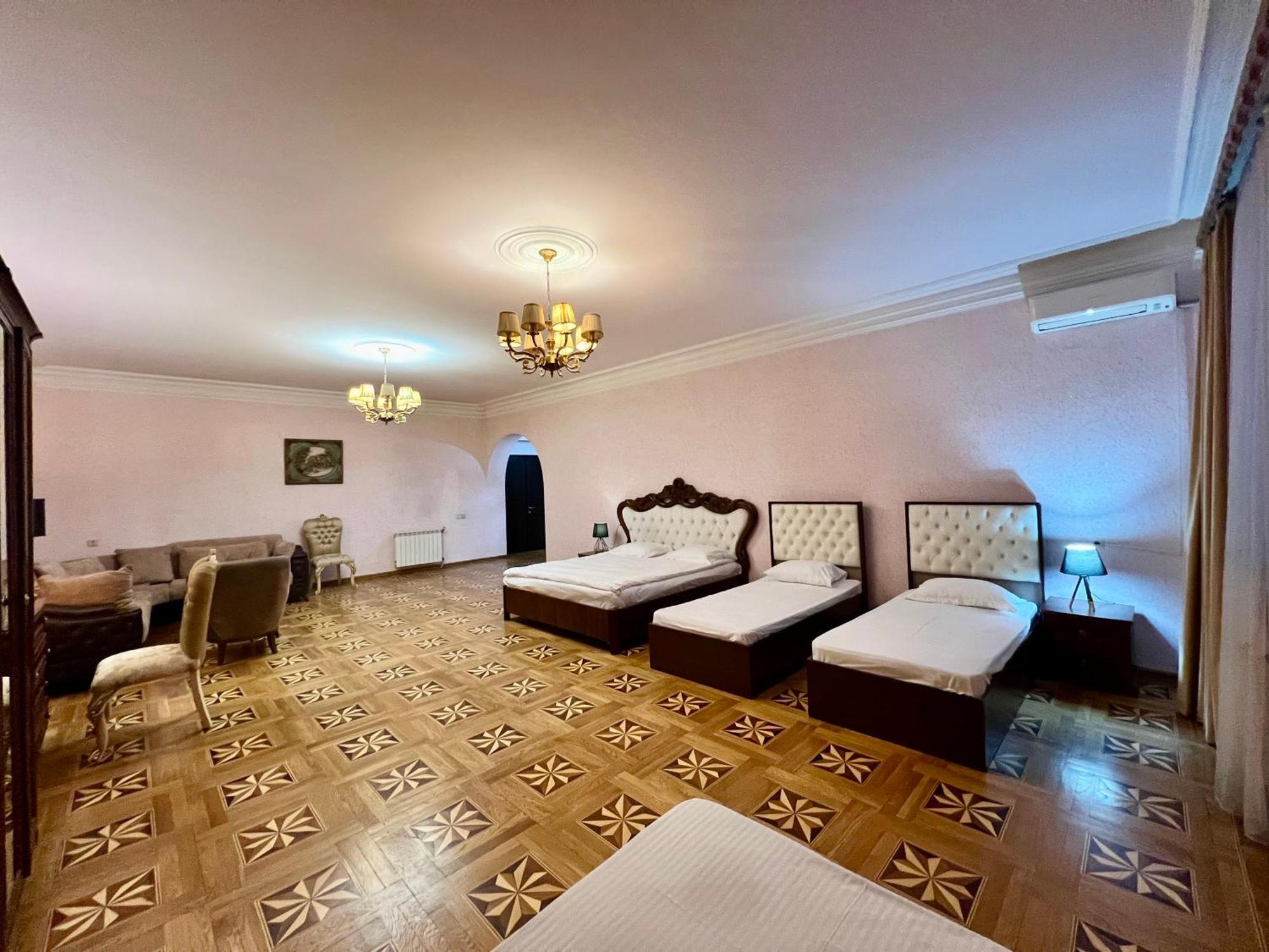 Family Hotel Erivan Dış mekan fotoğraf