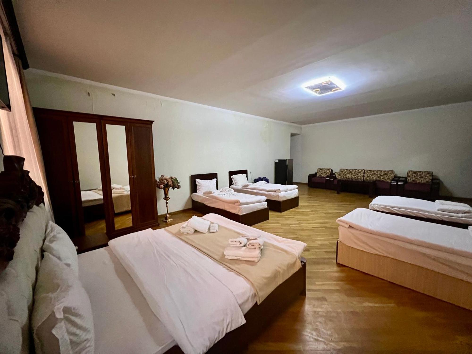 Family Hotel Erivan Dış mekan fotoğraf