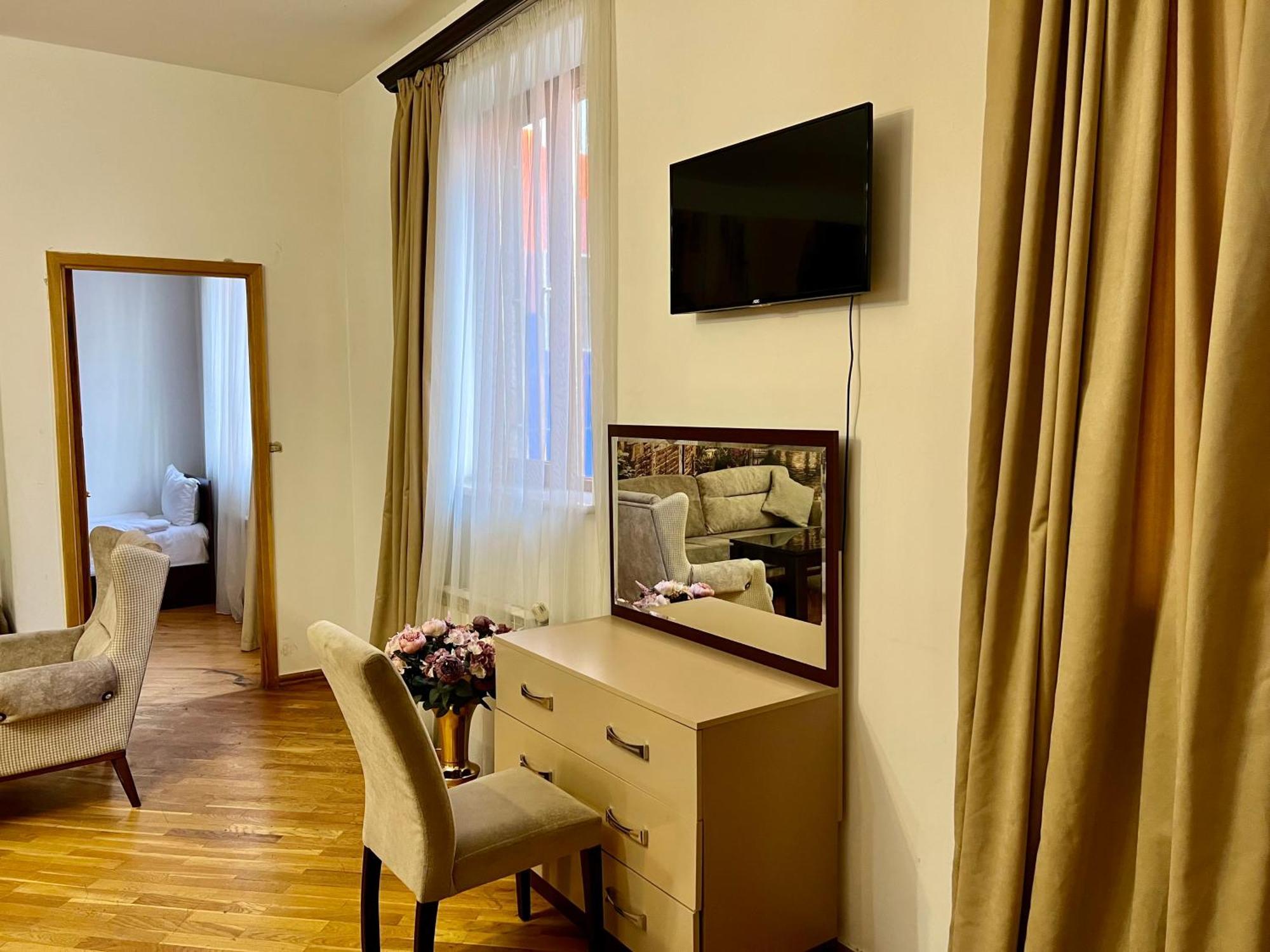 Family Hotel Erivan Dış mekan fotoğraf