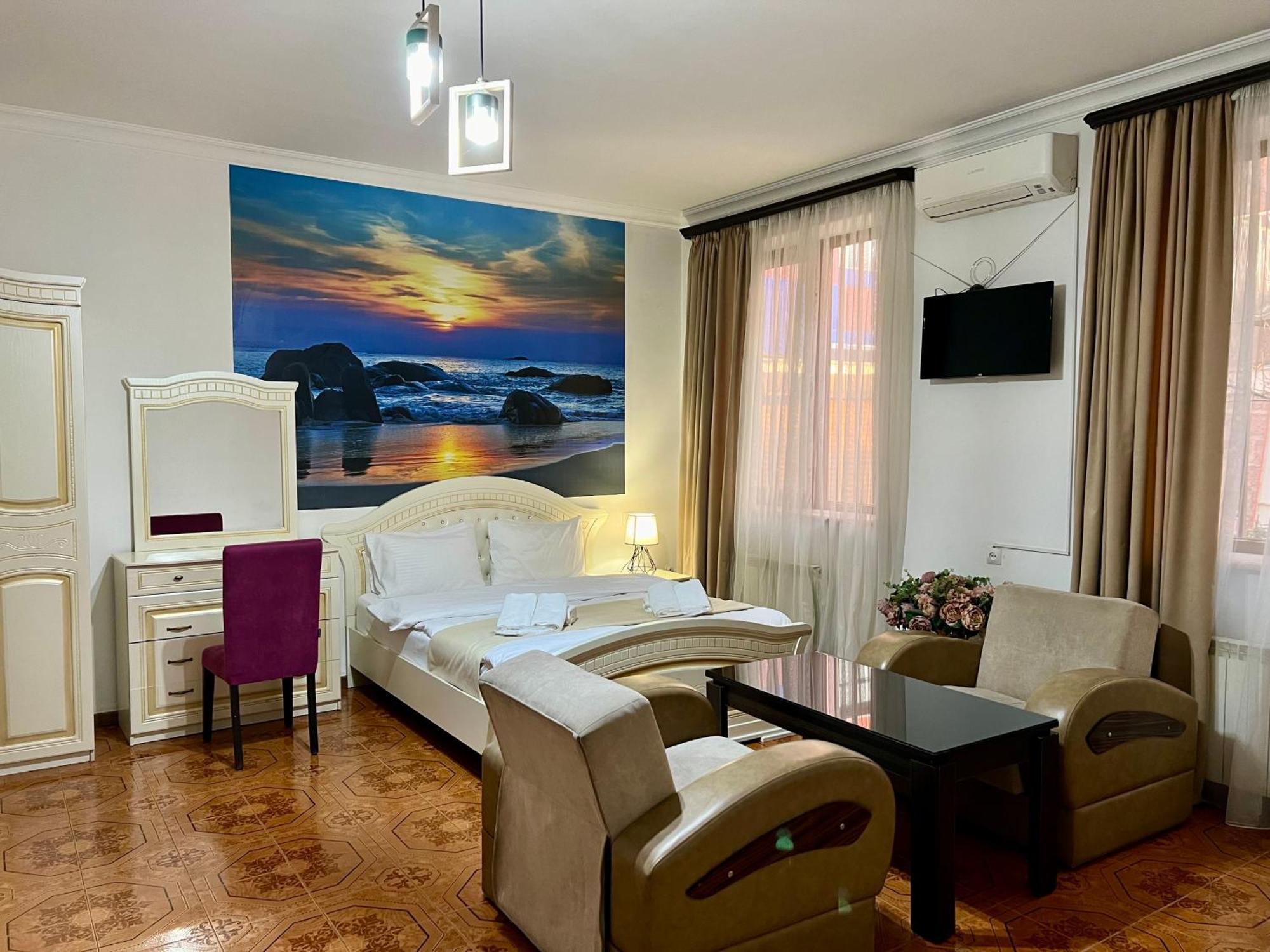 Family Hotel Erivan Dış mekan fotoğraf