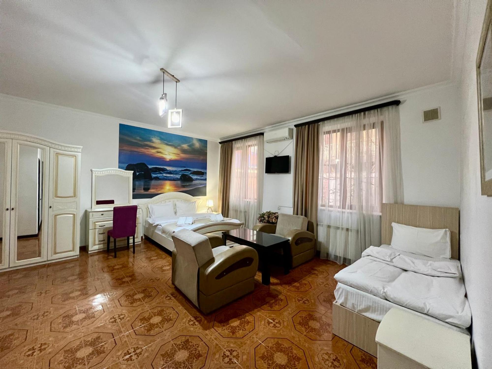 Family Hotel Erivan Dış mekan fotoğraf
